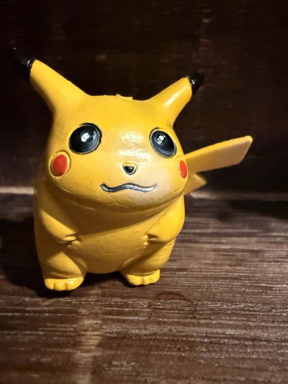 Vintage 1999 Bandai Pokemon Pikachu PVC Mini Figure